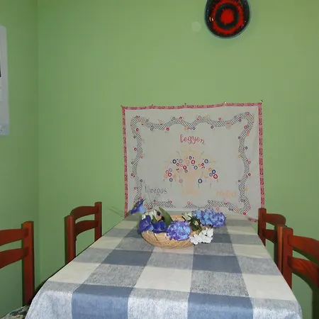 Magdalena Apartmanhaz *